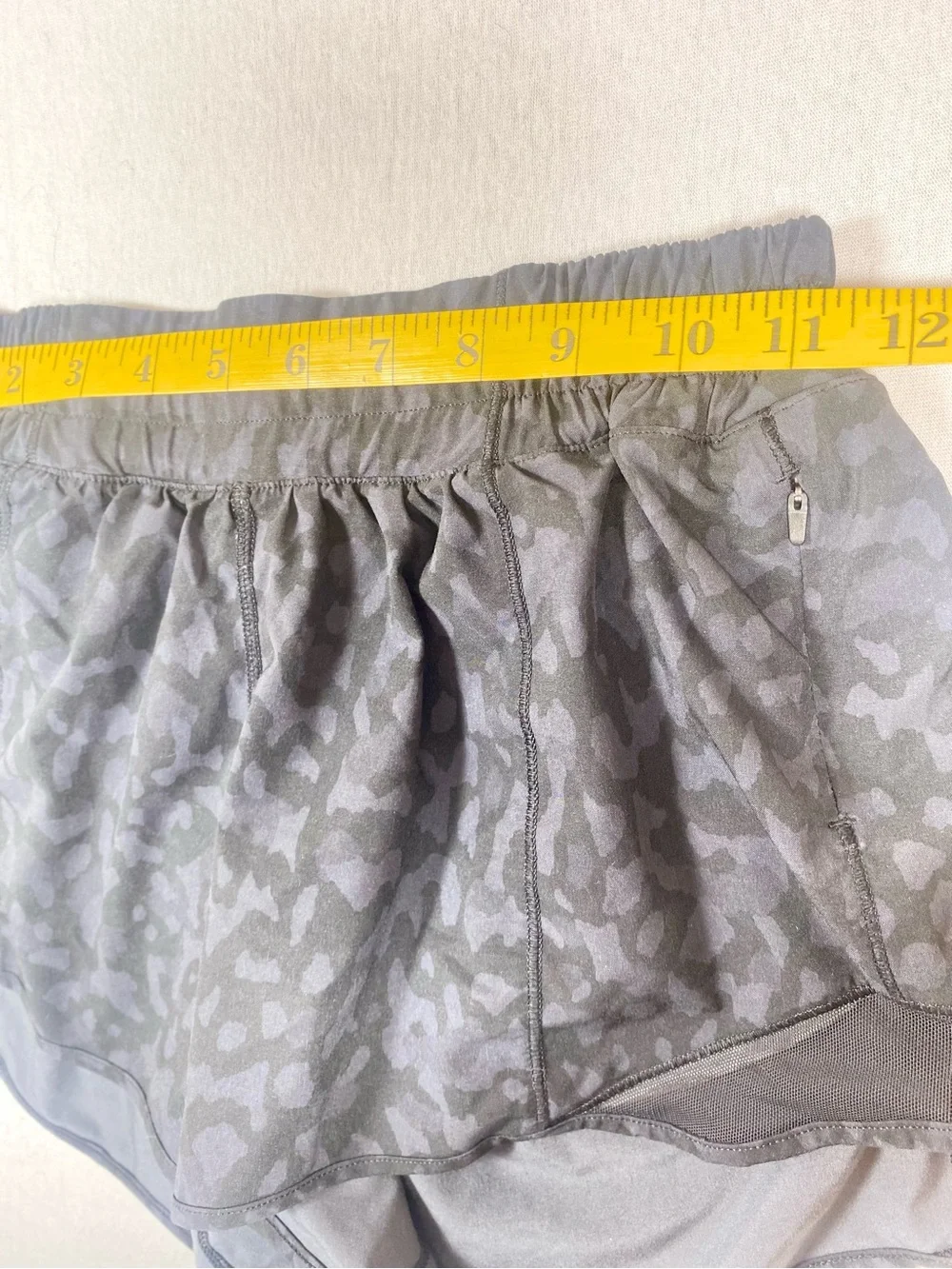 lululemon Speed Up 4” Shorts Heritage Camo Black Gray Sz 4
